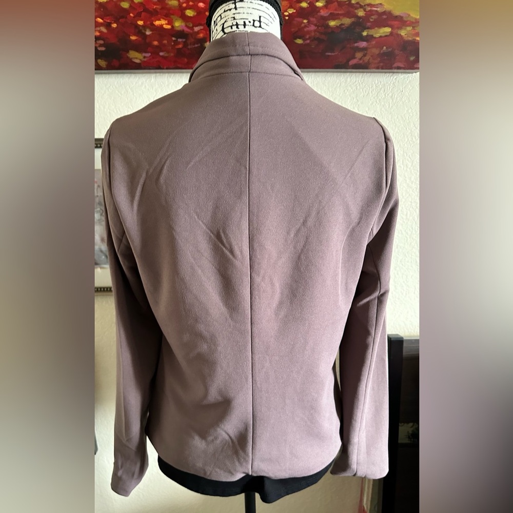 Women's Draped Blazer in Mauve - Picture 5 of 6